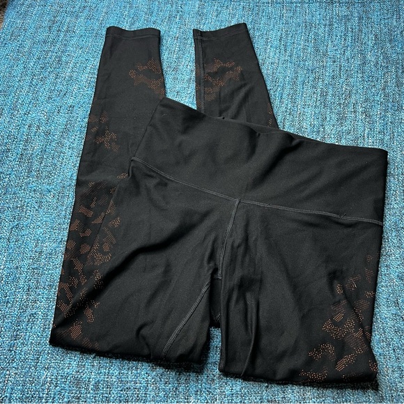 Lululemon Mapped Out High Rise Leggings in Black Brick Camo 28" - Picture 5 of 8